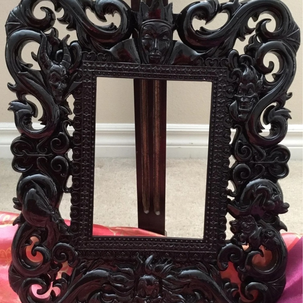 Disney villains frame Halloween decoration decor - Picture 13 of 16